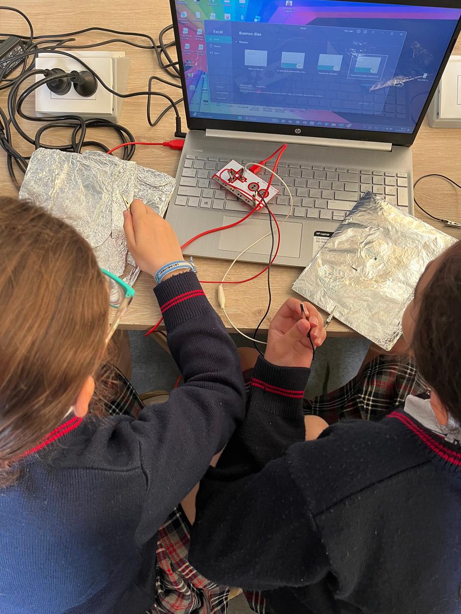 TecnoKids: Laberinto de la Web y Banda Eléctrica